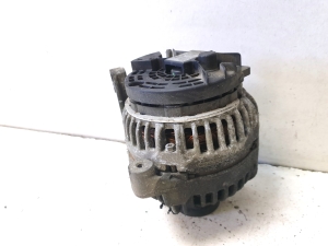 VOLVO V70 II (2000–2007) Alternator 30667787 - 3