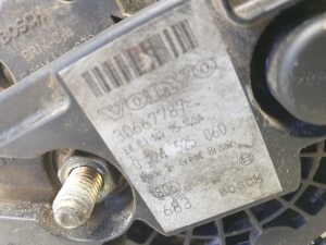 VOLVO V70 II (2000–2007) Alternator 30667787 - 7