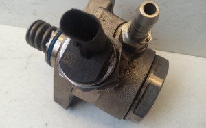 Skoda Fabia MK 3 (2014–2021) Kütusepump 04E127026AT - 2