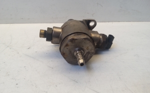 AUDI A4 B8 (2007–2016) Fuel pump 06J025E - 2