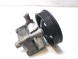 VOLVO XC70 (2000–2007) Power steering pump - 4