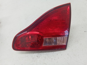 TOYOTA Avensis Verso M2 (2001–2009) Rückleuchte Heckleuchte innen 4441