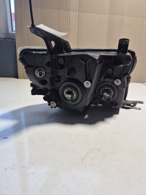Mitsubishi Pajero IV (2006–2026) Scheinwerfer vorne 10087873 - 2