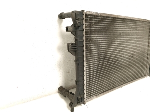 Volkswagen Passat B8 (2014–2023) Jahutusradiaator 5Q0121251GB - 2