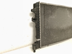 Volkswagen Passat B8 (2014–2023) Jahutusradiaator 5Q0121251GB - 4