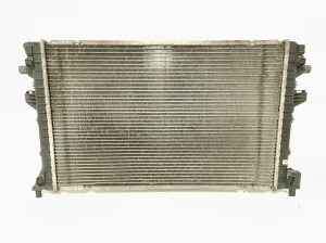 Volkswagen Passat B8 (2014–2023) Jahutusradiaator 5Q0121251GB - 6