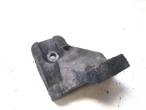 VOLVO XC70 (2000–2007) Engine bracket 307415676 - 2