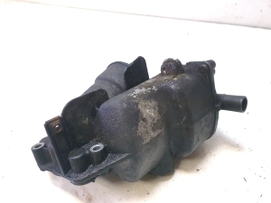 VOLVO XC70 (2000–2007) Ölfiltergehäuse 30677920 - 3