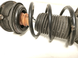 Volkswagen Passat B8 (2014–2023) Eesmine amortisaator 3Q0413031BM - 5