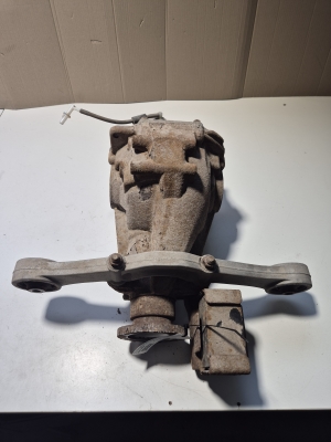   Hinterachsdifferential und seine Teile  - 3501A381 