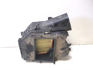 VOLVO XC70 (2000–2007) Luftfiltergehäuse 30636830 - 5
