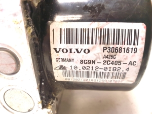 VOLVO XC70 (2007–2016) ABS unit 30681619 - 2