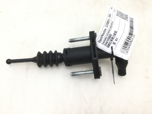 Opel Vectra C (2002–2008) Clutch master cylinder 24412669 - 2