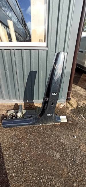 VOLVO XC90 (2015–2024) Center pillar 31416314 - 3