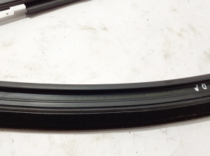 Porsche Cayenne (2010–2017) Türdichtung der Vordertüren 7P0837432H - 3