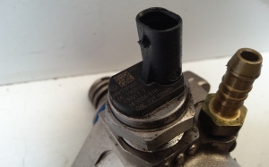 Volkswagen Golf VII (2012–2026) Kütusepump 04E127026BH - 2