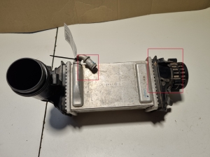Volkswagen Jetta VII (2021–2026) Vahejahuti radiaator 04E145785L - 2