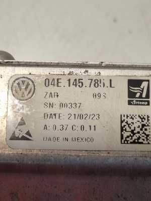 Volkswagen Jetta VII (2021–2026) Vahejahuti radiaator 04E145785L - 3
