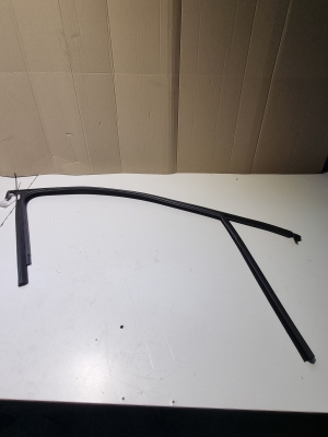 Front door rubber seal - 17A837439