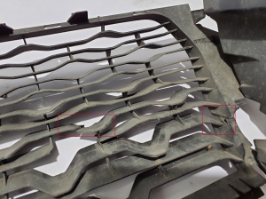 Dacia Duster (2017–2024) Front bumper lower grille - 2