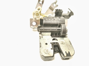 Volkswagen Passat B8 (2014–2023) Trunk lid lock 3G082750309S - 2