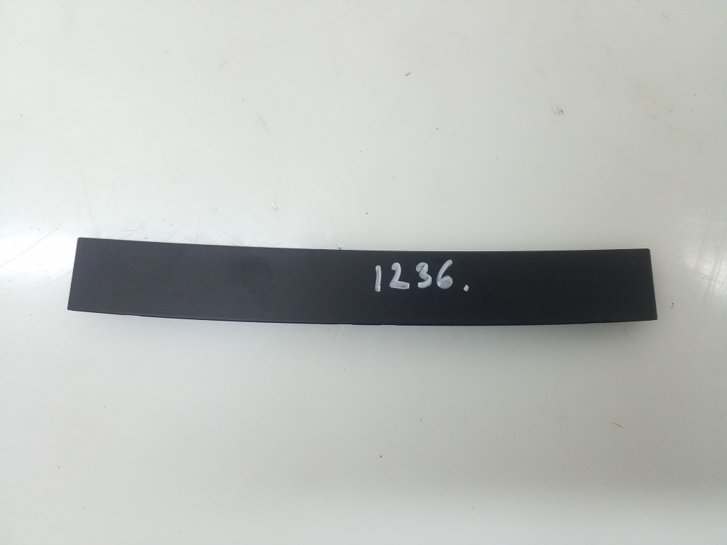 Mercedes Benz GLK-Class 204 (2008–2015) Other dashboard part A2046800608 Mercedes Benz GLK-Class 204 (2008–2015) Other dashboard part A2046800608