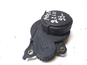 Mercedes Benz C-Class 203 (2000–2007) Breather A6110160334 - 4