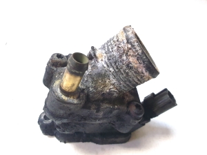 VOLVO XC70 (2000–2007) Thermostat 30777476 - 2