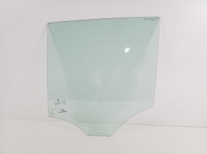 Aizmugurējo sānu durvju stikls - 7349497
