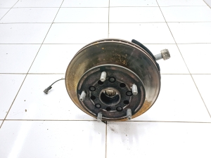 Front wheel hub