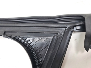 Volkswagen ID 7 E (2024–2026) Front door rubber seal 14A837440 - 7
