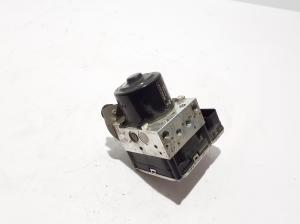 Porsche Cayenne (2010–2017) ABS unit 7P0614517P - 2
