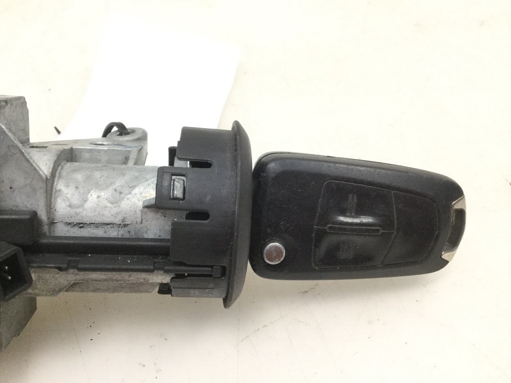 Used Opel Zafira Ignition switch 2421430