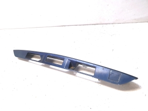 Mazda Premacy (1999–2005) Numbrimärgi valgustuse korpus 010050811 - 2