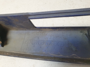 Mazda Premacy (1999–2005) Numbrimärgi valgustuse korpus 010050811 - 5