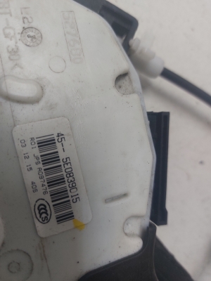 Volkswagen Passat B8 (2014–2023) Rear side door lock 5E0839015 - 4