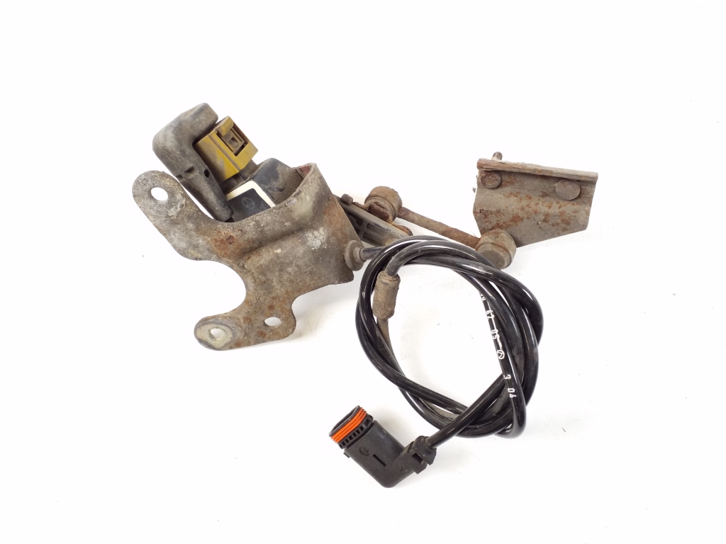 Mercedes Benz E-Class W207 (2009–2017) Sensor an der Hinterradnabe A0045429918 Mercedes Benz E-Class W207 (2009–2017) Sensor an der Hinterradnabe A0045429918