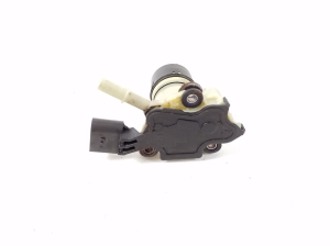 Mercedes Benz E-Class W207 (2009–2017) AdBlue pump A0024707794 - 3