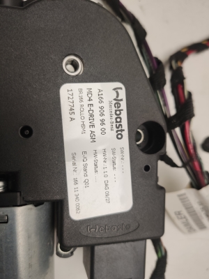 Mercedes Benz ML-Class 166 (2011–2015) Schiebedachmotor A1669069600 - 3