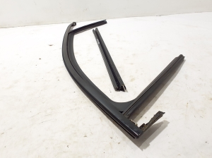 RENAULT Espace VI (2023–2026) Front door rubber seal 803305915R - 2
