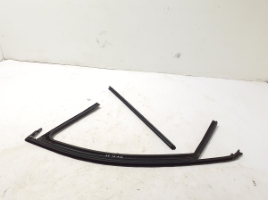 RENAULT Espace VI (2023–2026) Front door rubber seal 803305915R - 3
