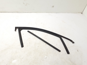 Front door rubber seal - 803305915R