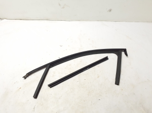 Front door rubber seal - 803315512R