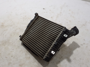 Volkswagen Touareg II (2010–2018) Vahejahuti radiaator ja selle osad 7L6145803D - 2