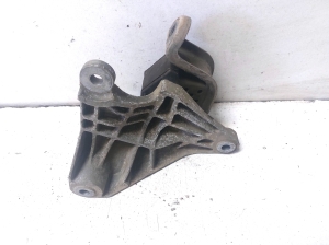 Volkswagen Transporter T6 (2015–2026) Motora spilvens 7E0399151C - 4
