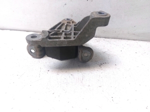 Volkswagen Transporter T6 (2015–2026) Motora spilvens 7E0399151C - 5