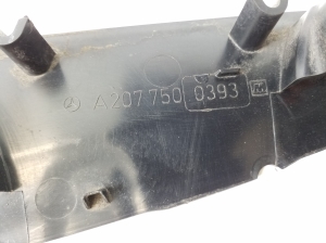 Mercedes Benz E-Class W207 (2009–2017) Numbrimärgi valgustuse korpus A2077500393 - 3