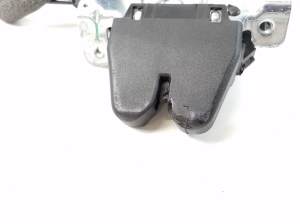 Mercedes Benz E-Class W207 (2009–2017) Trunk lid lock A2047500485 - 4