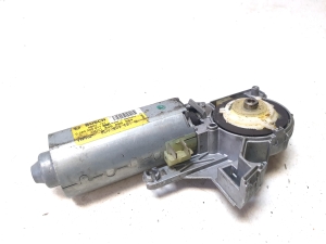Volkswagen Golf IV (1997–2003) Schiebedachmotor 8D0959591C - 4