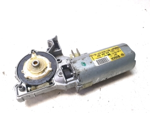 Volkswagen Golf IV (1997–2003) Schiebedachmotor 8D0959591C